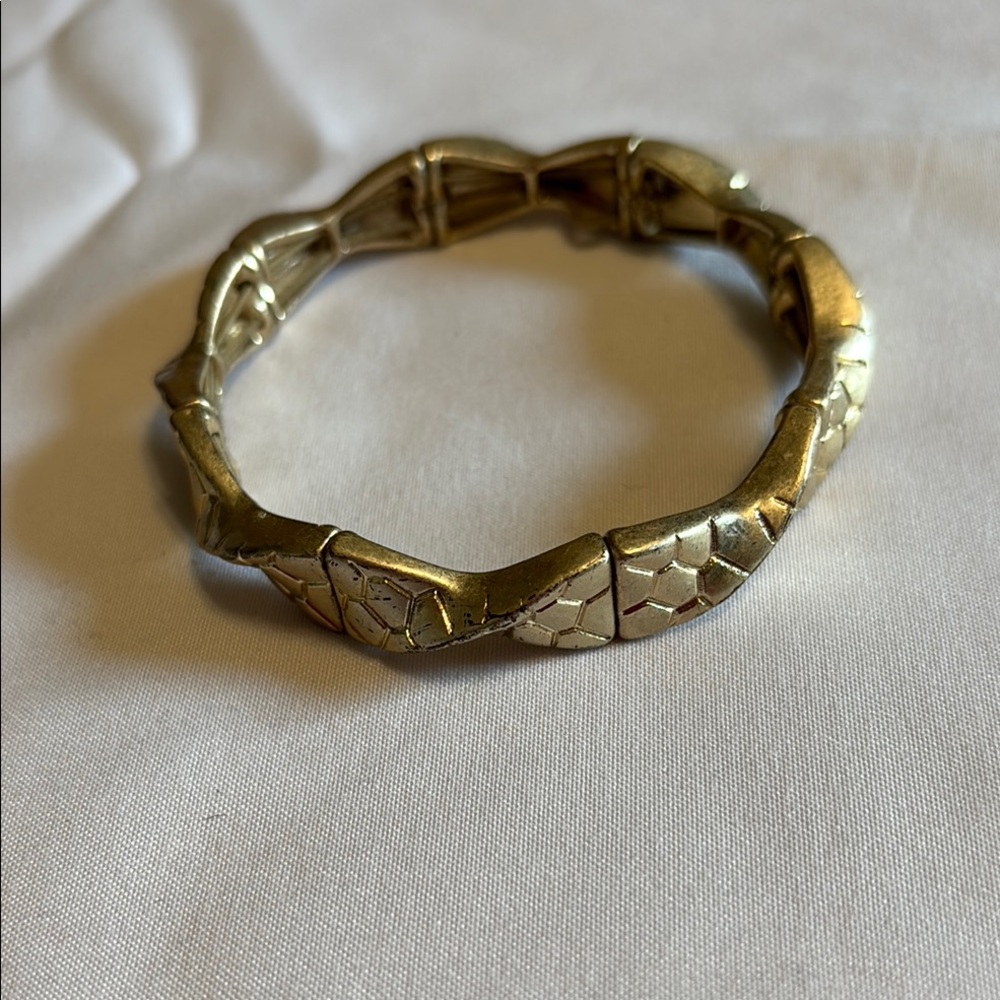 Elegant Gold Bracelet